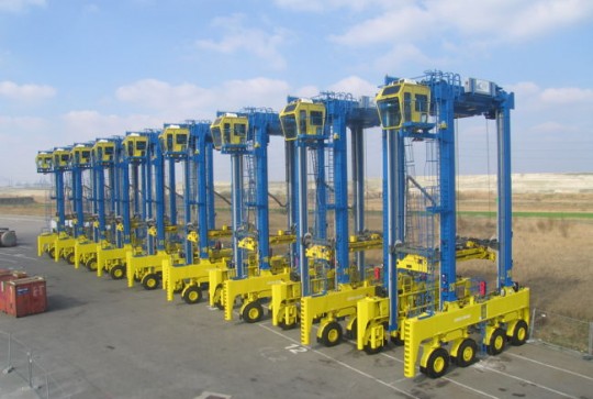 Konecranes-Straddle-Carrier_Antwerp20092